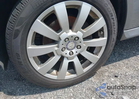 2011 Mercedes-Benz Glk 350 4Matic z USA, uszkodzony, nr VIN WDCGG8HB8BF567114